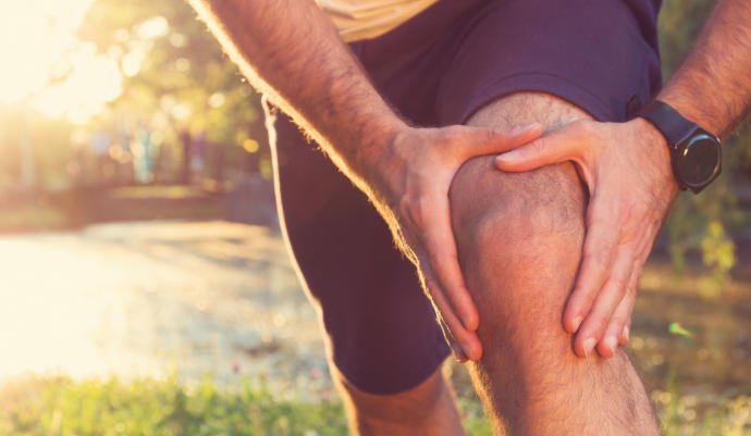 Dolor sobre la tapa de la rodilla después de correr y otras actividades