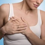 Qué causa el dolor en los senos durante la lactancia