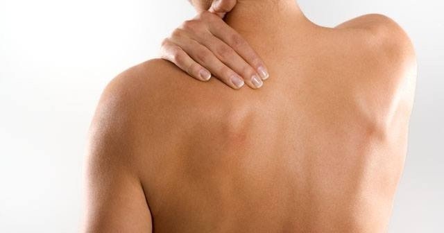 Cómo aliviar la tensión de cuello y hombros
