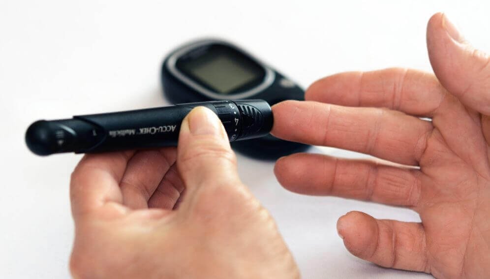 es-usted-diabetico-revise-el-nivel-de-azucar-en-sangre-en-casa